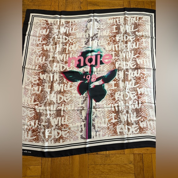 New-MAJE
Erose Large Silk Scarf In Multicolor - Picture 14 of 16